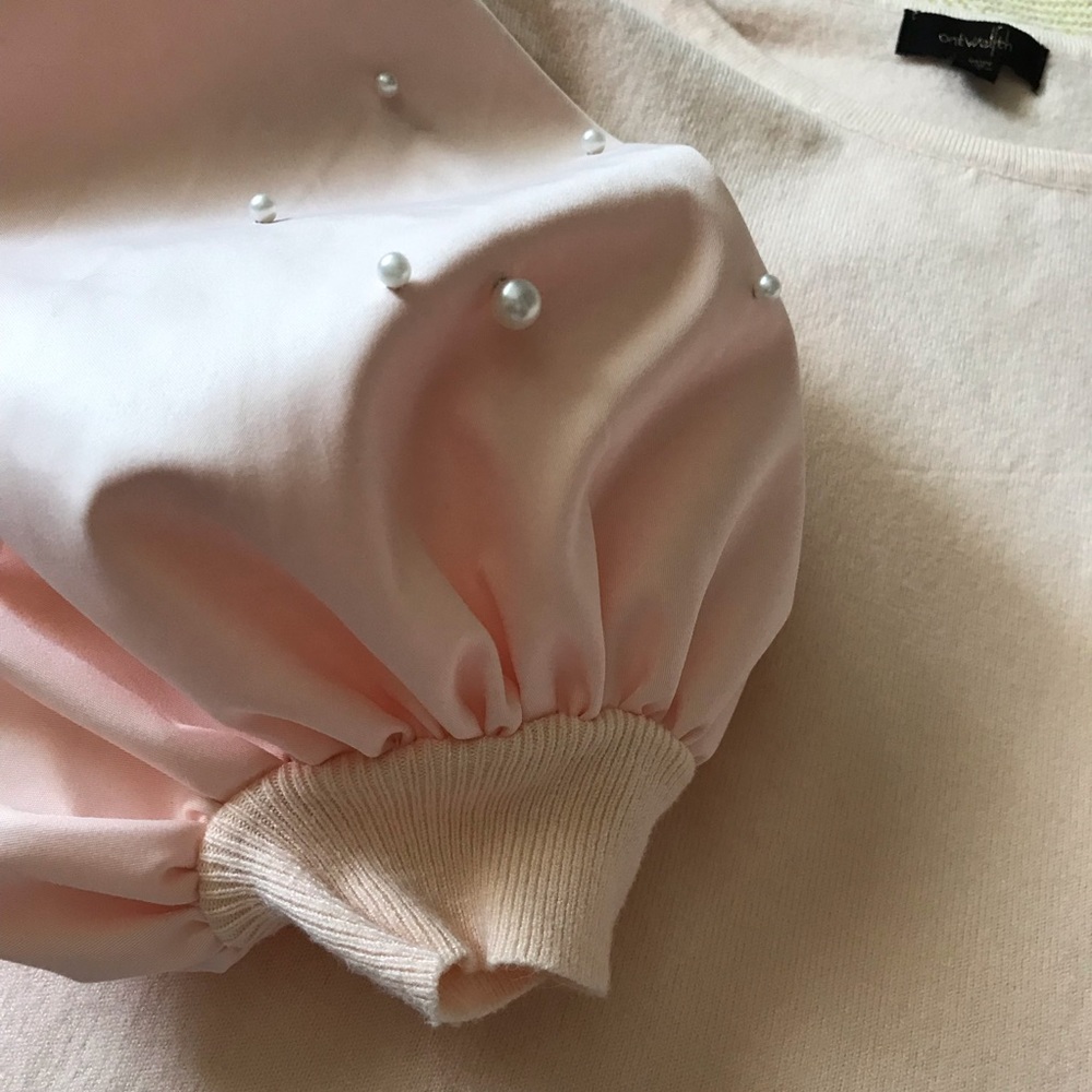 Powder Pink Puffed Sleeves With Pearls Top - Picture 7 of 9